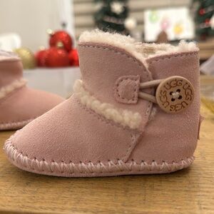 Ugg Infant Girls Mini Bailey Button II Boots size 0/1